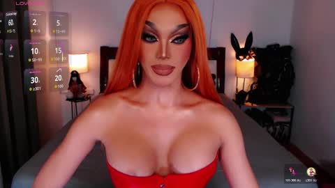 Queen Jenifer online show from October 29, 8:10 pm