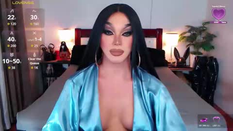 Queen Jenifer online show from March 18, 8:28 am