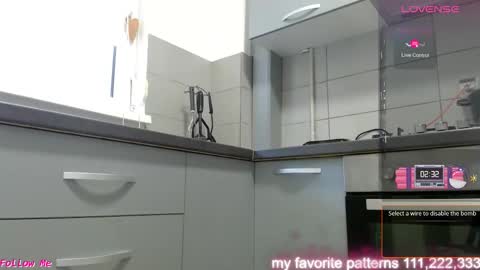 jen online show from November 19, 7:19 am