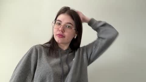 Snapshot of jeninebourgoyne chatting on March 30, 10:27 am Mary online show from March 30, 10:27 am