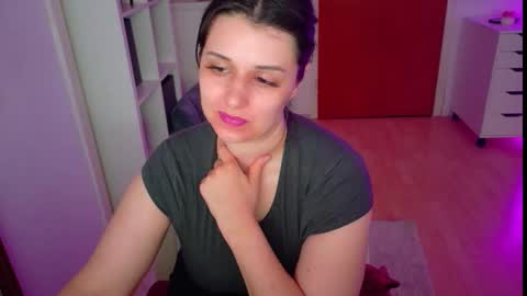 Snapshot of jenna_sxy19 chatting on October 7, 10:34 am jennasxy19 online show from October 7, 10:34 am