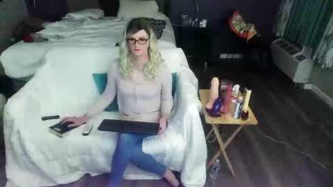 Jenna Cross online show from November 16, 10:59 pm