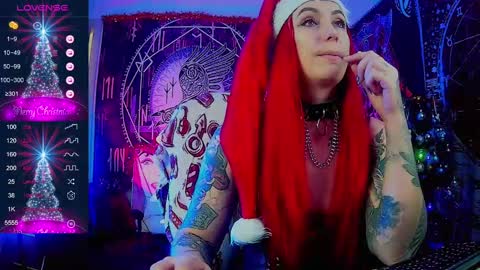 Snapshot of jennalovvee chatting on December 19, 12:02 am Mrs. Jenna online show from December 19, 12:02 am