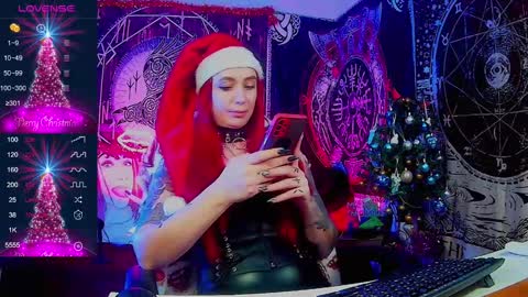 Snapshot of jennalovvee chatting on December 19, 8:23 am Mrs. Jenna online show from December 19, 8:23 am