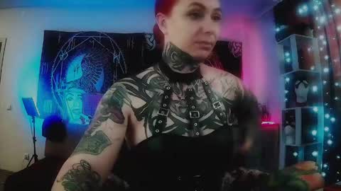Snapshot of jennalovvee chatting on May 17, 1:36 am Mrs. Jenna online show from May 17, 1:36 am