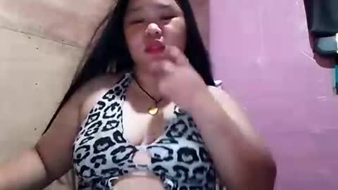 Snapshot of jennalyn_19 chatting on October 31, 12:50 pm jennalyn_19 online show from October 31, 12:50 pm