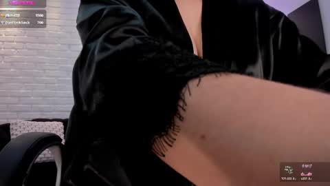 Snapshot of jennaolson chatting on February 20, 6:13 pm Jenna Olson online show from February 20, 6:13 pm