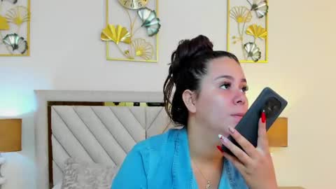 Snapshot of jenner_madison chatting on June 10, 11:53 am jenner_madison online show from June 10, 11:53 am