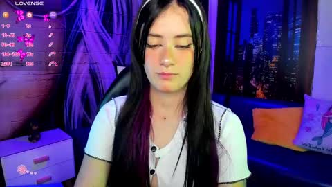 Snapshot of jenni_arango chatting on December 13, 4:11 am Jenny online show from December 13, 4:11 am