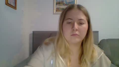 Nicol online show from December 19, 8:05 pm