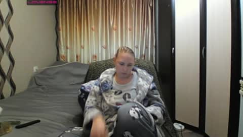 Snapshot of jennideep chatting on May 11, 4:26 pm JenniDeep online show from May 11, 4:26 pm