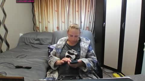 Snapshot of jennideep chatting on June 8, 2:17 pm JenniDeep online show from June 8, 2:17 pm