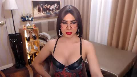 Snapshot of jenniegarcia chatting on April 20, 8:28 am jenniegarcia online show from April 20, 8:28 am