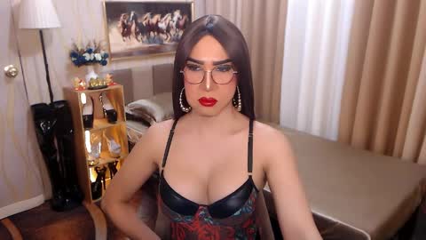 Snapshot of jenniegarcia chatting on April 22, 6:53 pm jenniegarcia online show from April 22, 6:53 pm