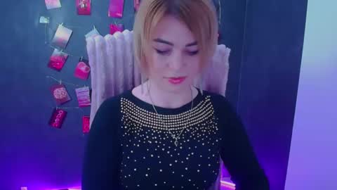 Snapshot of jennifer_cuttie chatting on May 2, 11:37 am Jennifer online show from May 2, 11:37 am