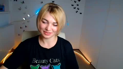 Snapshot of jennifer_cuttie chatting on August 6, 12:07 pm Jennifer online show from August 6, 12:07 pm