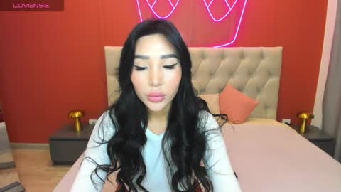 Snapshot of jennifer_munoz chatting on October 1, 6:19 am Jennifer online show from October 1, 6:19 am