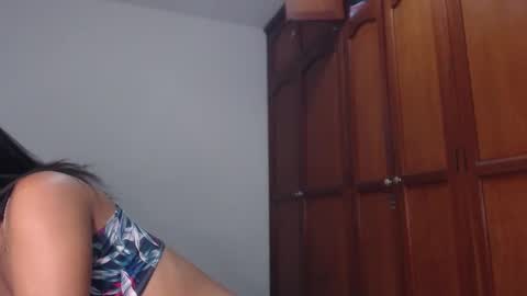 Snapshot of jennifer_t chatting on March 1, 9:59 pm jennifer_t online show from March 1, 9:59 pm
