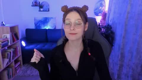 jenniferkiim online show from February 23, 11:18 am