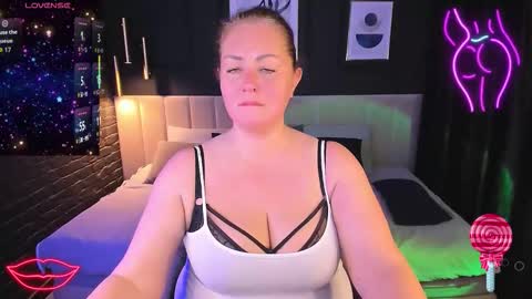 Jennifer online show from February 2, 9:02 pm