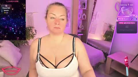 Jennifer online show from March 9, 9:30 pm