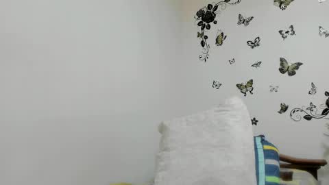 Snapshot of jenniferloveyou chatting on May 3, 9:43 pm jenniferloveyou online show from May 3, 9:43 pm