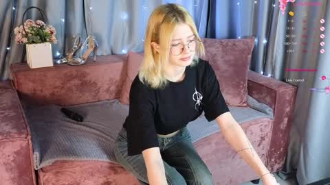 jenny_bunny_ online show from February 7, 1:25 am