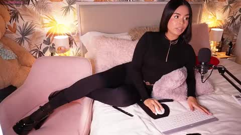 Snapshot of jenny_roberts96 chatting on October 11, 8:29 pm Jenny Roberts online show from October 11, 8:29 pm