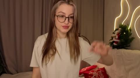 Lora online show from January 12, 4:50 am