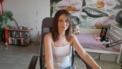 jennycutey online show from March 19, 4:16 am
