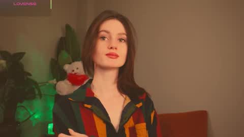 Snapshot of jennyfer_me chatting on February 1, 11:31 am jennyfer_me online show from February 1, 11:31 am