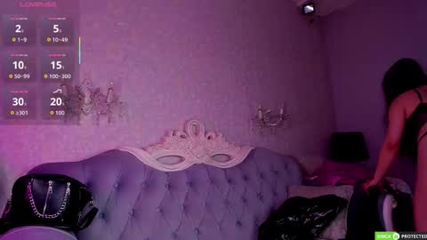 Jenny Ferguson online show from November 6, 3:40 am