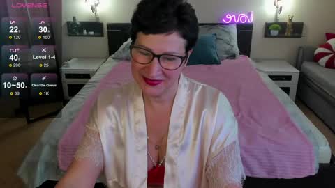 Snapshot of jennymons chatting on June 6, 8:08 am Jenny online show from June 6, 8:08 am