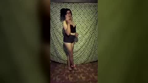 jennytravestisexy online show from August 2, 6:12 am