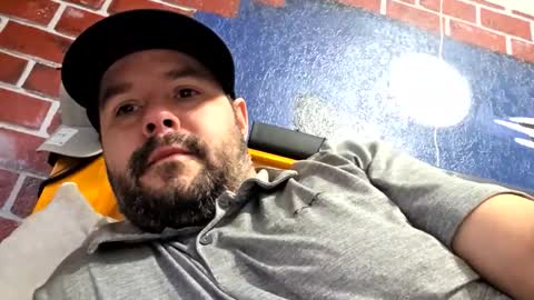 Snapshot of jerbonezgood chatting on December 21, 9:44 pm Lous online show from December 21, 9:44 pm