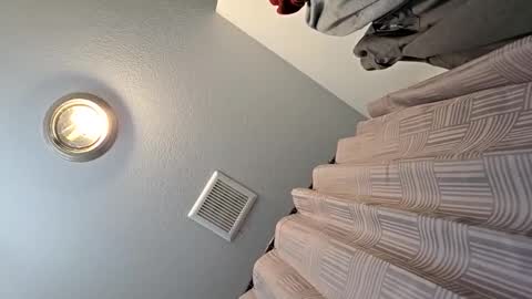 Snapshot of jerbonezgood chatting on February 26, 7:51 am Lous online show from February 26, 7:51 am