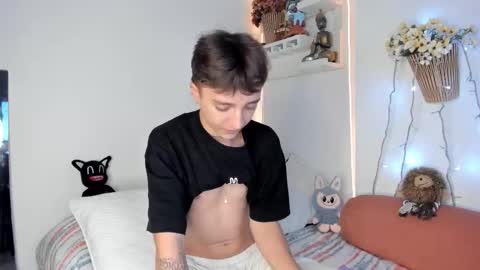 Snapshot of jeremy_salvatore_ chatting on February 13, 7:59 am jero independent model online show from February 13, 7:59 am