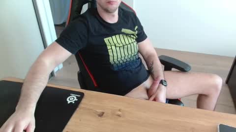 Snapshot of jerklove1006 chatting on March 20, 4:12 pm Boy likes daddies online show from March 20, 4:12 pm