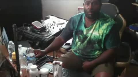 Snapshot of jerry0827 chatting on July 26, 9:43 pm jerry johnson online show from July 26, 9:43 pm