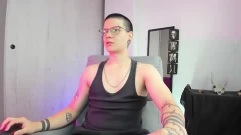 Angelo online show from January 11, 6:35 pm