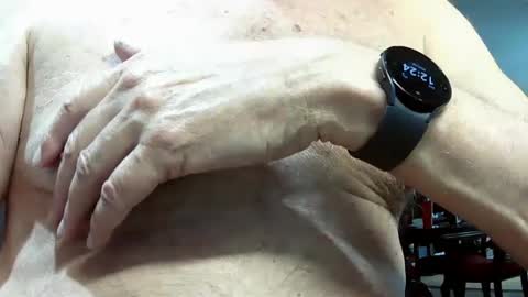 Snapshot of jerrynfla chatting on December 30, 5:23 pm jerrynfla online show from December 30, 5:23 pm