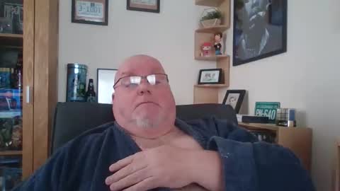 Snapshot of jerseyhammer01 chatting on February 23, 10:56 am Harry online show from February 23, 10:56 am