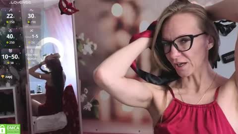 jesica_moon_peachyy online show from May 10, 3:44 am
