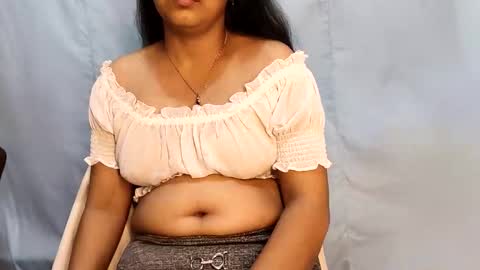 Snapshot of jesmin18 chatting on May 15, 9:49 am Jesmin online show from May 15, 9:49 am