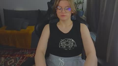  JessieVibes online show from October 15, 1:00 pm