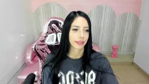 Snapshot of jess_a_ chatting on December 20, 6:35 pm Jess online show from December 20, 6:35 pm