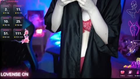  hello my name is Hanna  online show from January 3, 7:06 am