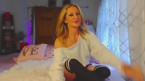 Jessabelle Diamond online show from February 17, 2:02 pm