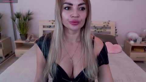 Snapshot of jessabellucci chatting on January 10, 7:04 am Jessa Bellucci online show from January 10, 7:04 am