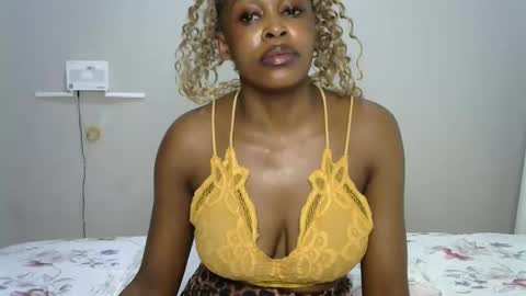 Snapshot of jessajoyy chatting on October 6, 5:05 am jessajoyy online show from October 6, 5:05 am
